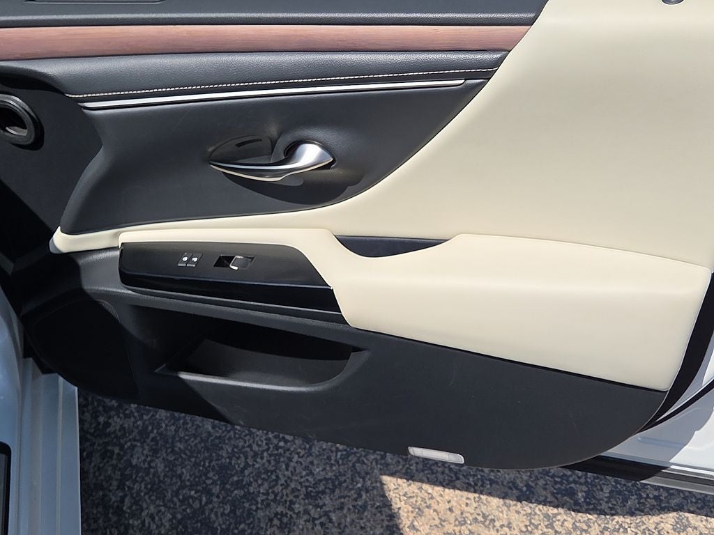 2025 Lexus ES 350