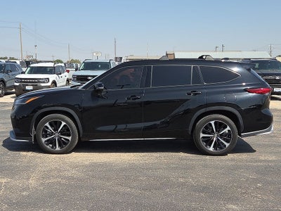2022 Toyota Highlander XSE