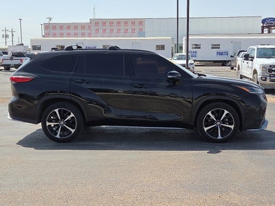 2022 Toyota Highlander XSE