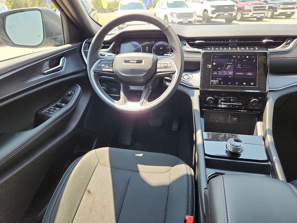2025 Jeep Grand Cherokee Laredo X