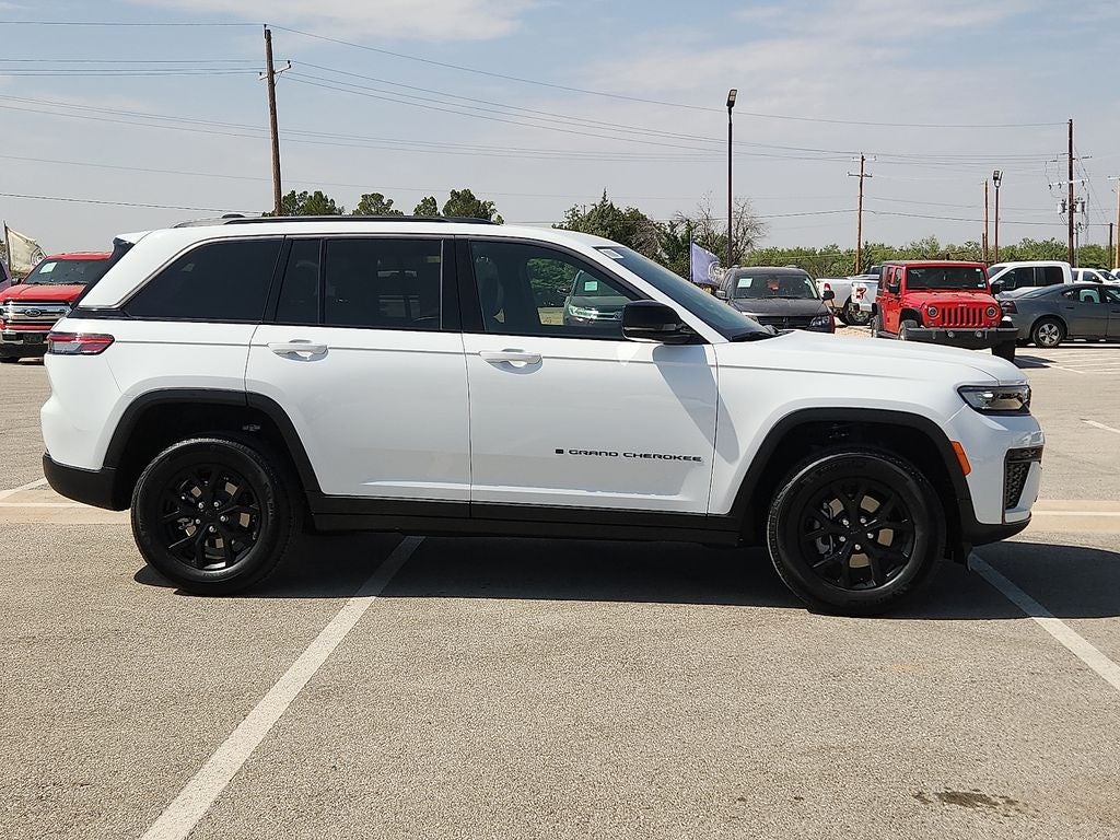 2026 Jeep Grand Cherokee Altitude 4x4