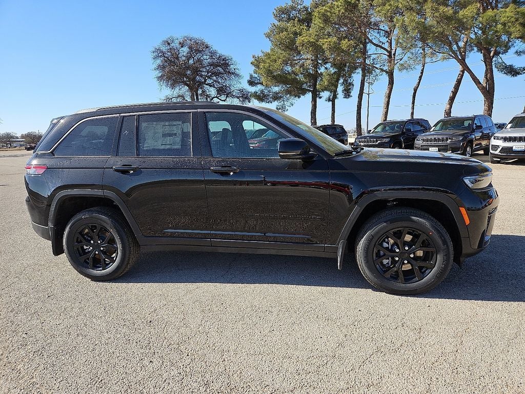 2026 Jeep Grand Cherokee GRAND CHEROKEE LAREDO ALTITUDE 4X4