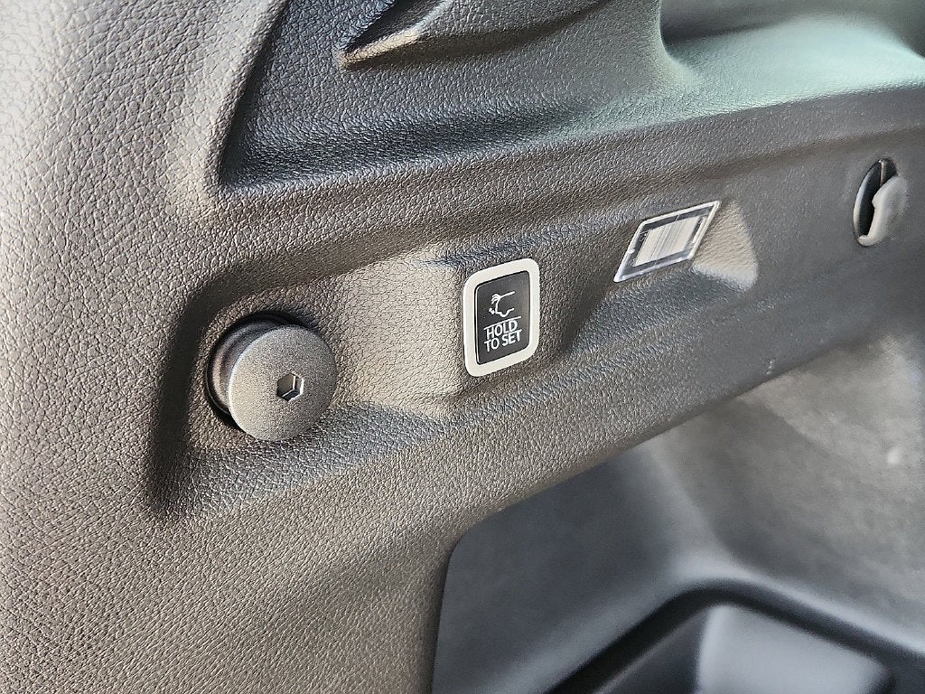 2027 Jeep Grand Cherokee GRAND CHEROKEE L LAREDO ALTITUDE 4X2