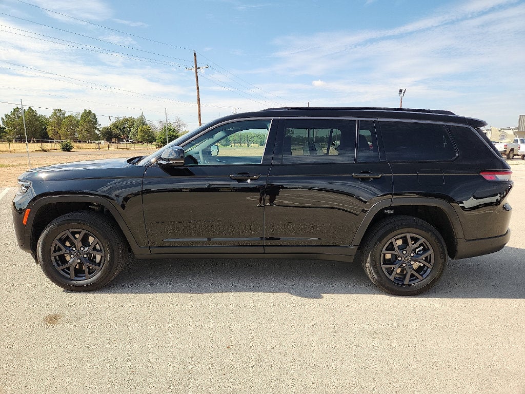 2027 Jeep Grand Cherokee GRAND CHEROKEE L LAREDO ALTITUDE 4X2
