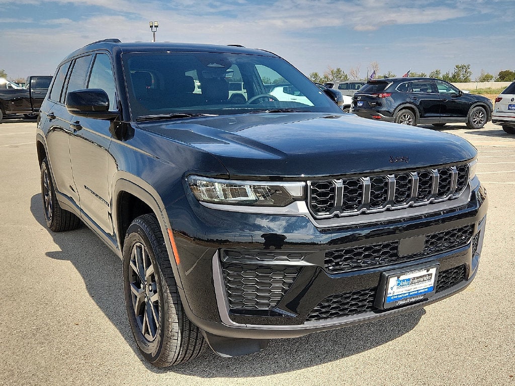 2027 Jeep Grand Cherokee GRAND CHEROKEE L LAREDO ALTITUDE 4X2