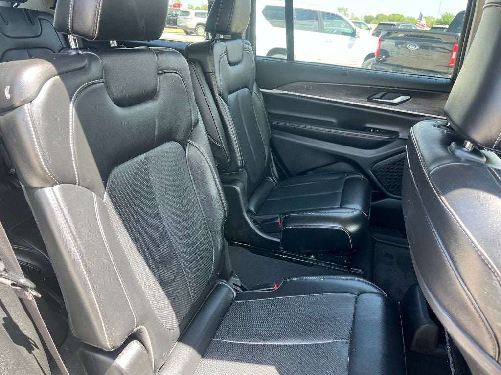 2023 Jeep Grand Cherokee L Limited 4x2