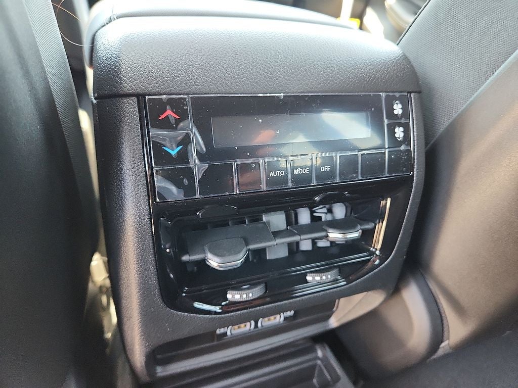 2025 Jeep Grand Cherokee GRAND CHEROKEE L LAREDO X 4X4