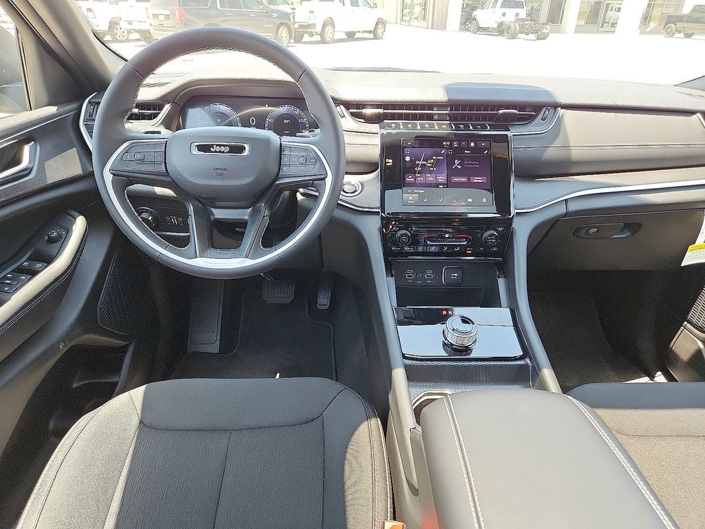 2025 Jeep Grand Cherokee GRAND CHEROKEE L LAREDO X 4X4