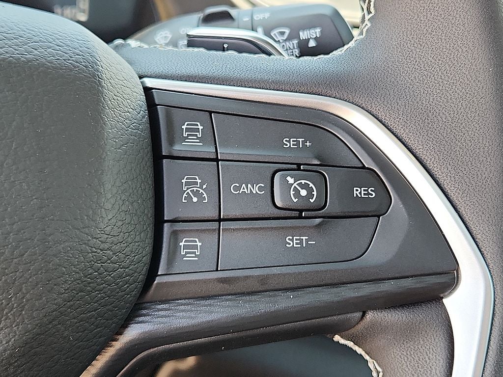 2025 Jeep Grand Cherokee GRAND CHEROKEE L LAREDO X 4X4