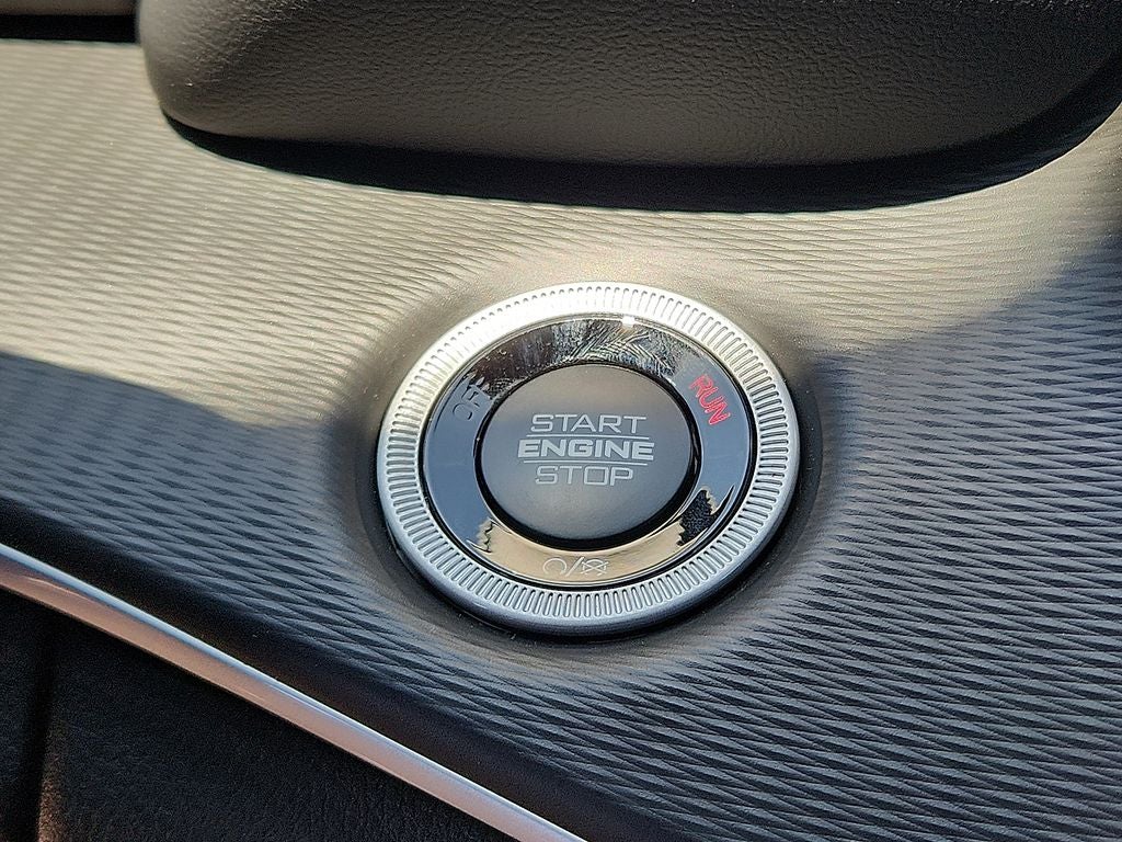 2025 Jeep Grand Cherokee GRAND CHEROKEE L LAREDO X 4X4