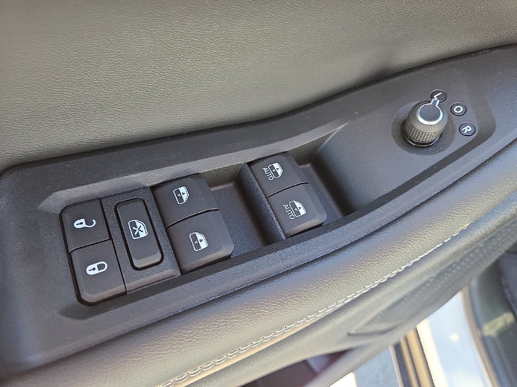 2027 Jeep Grand Cherokee GRAND CHEROKEE L LAREDO ALTITUDE 4X4