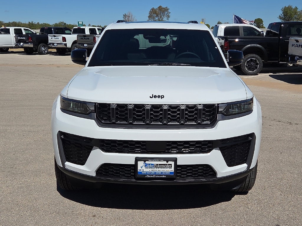 2027 Jeep Grand Cherokee GRAND CHEROKEE L LAREDO ALTITUDE 4X4