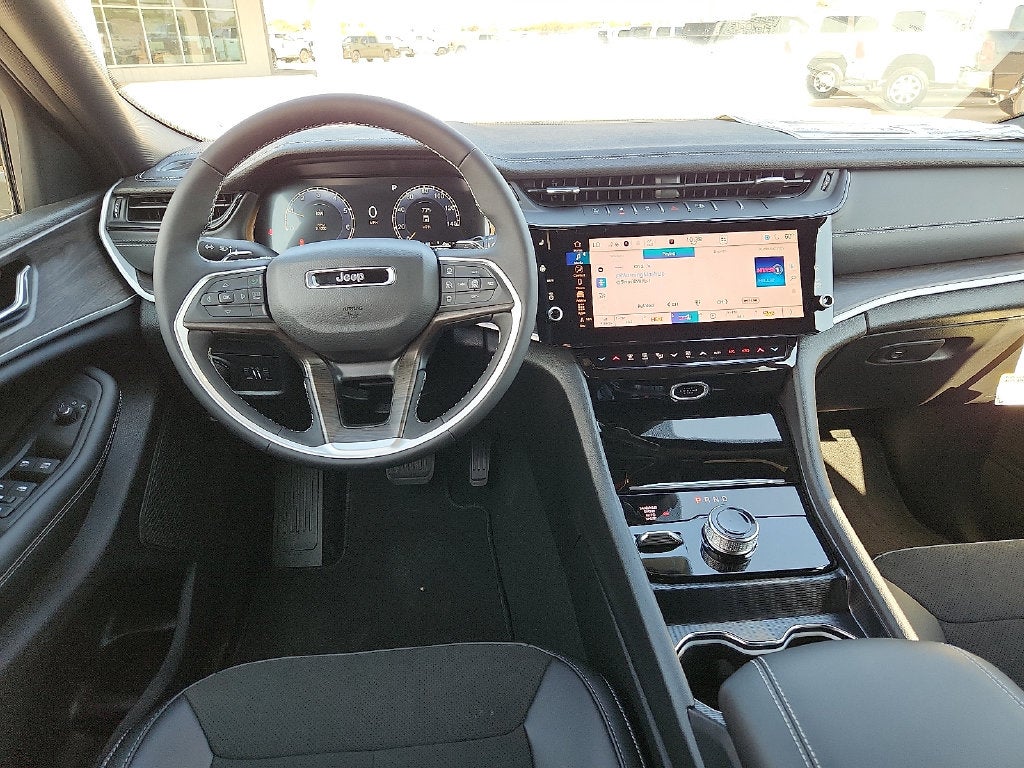 2027 Jeep Grand Cherokee GRAND CHEROKEE L LAREDO ALTITUDE 4X4