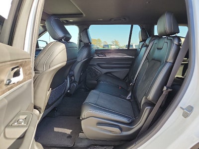 2027 Jeep Grand Cherokee GRAND CHEROKEE L LAREDO ALTITUDE 4X4