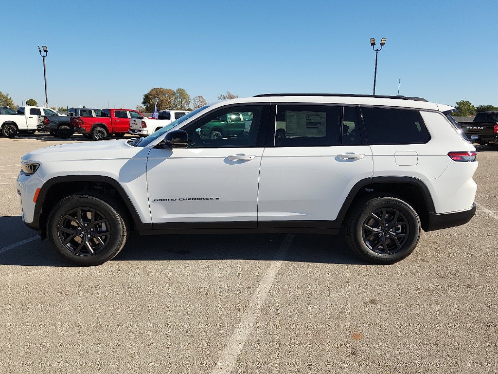 2027 Jeep Grand Cherokee GRAND CHEROKEE L LAREDO ALTITUDE 4X4