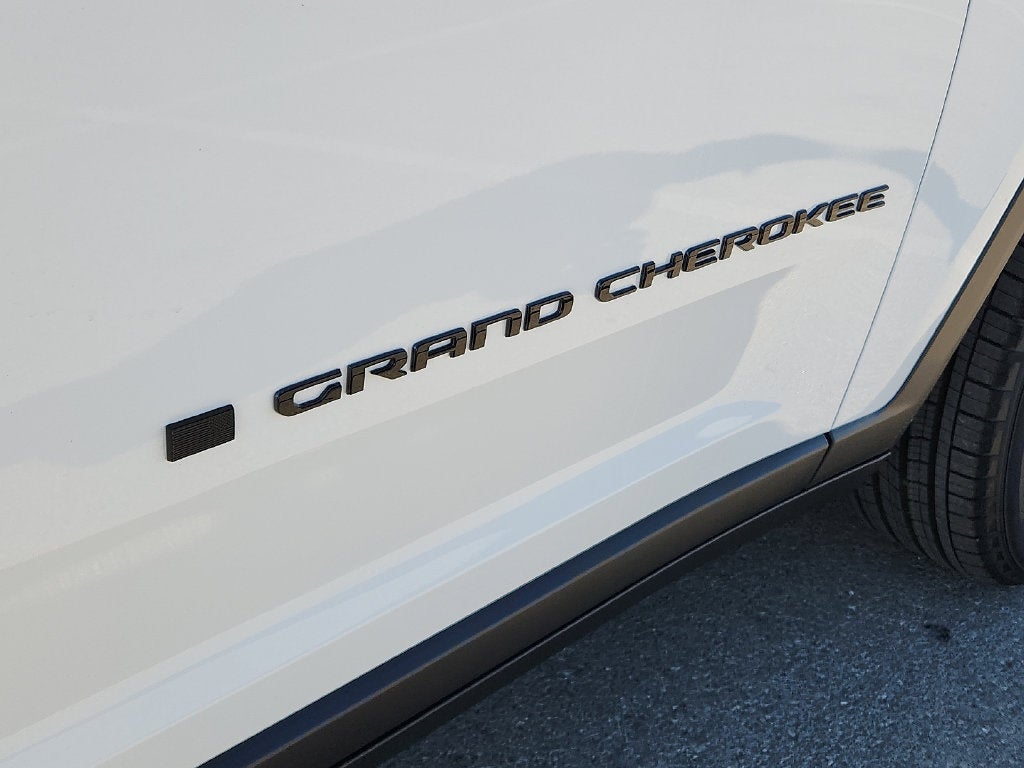 2027 Jeep Grand Cherokee GRAND CHEROKEE L LAREDO ALTITUDE 4X4