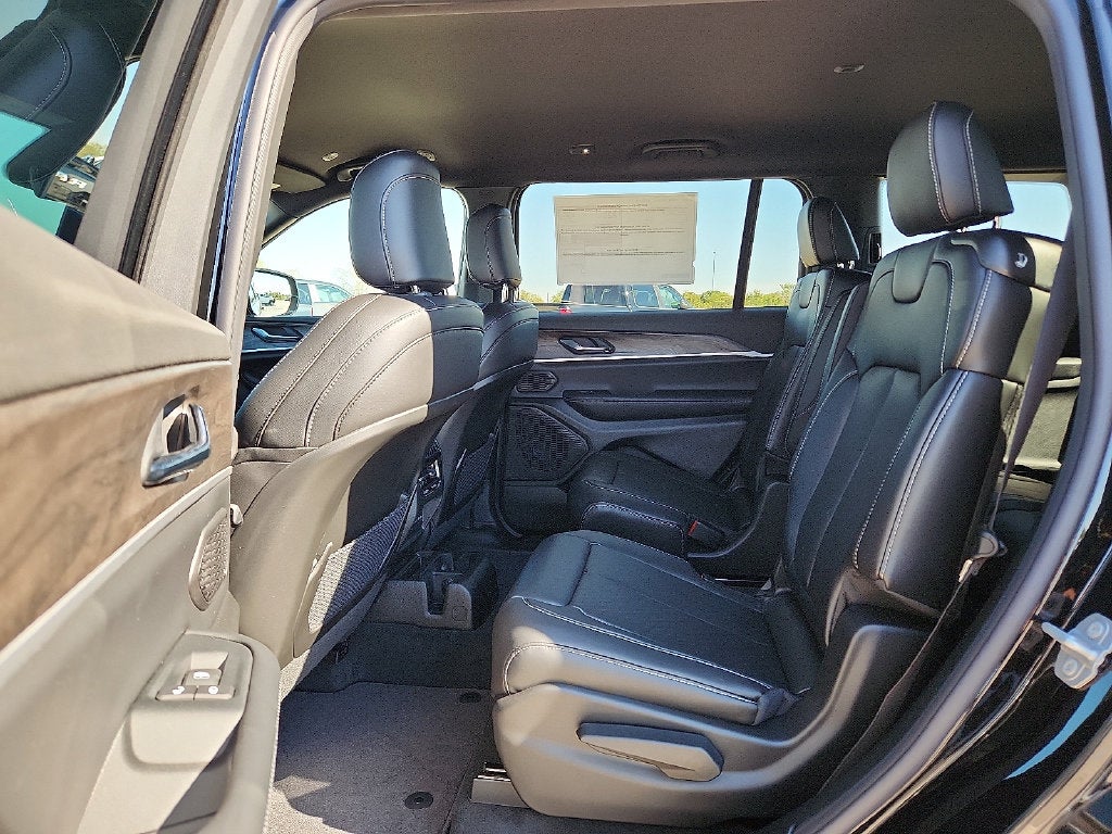 2027 Jeep Grand Cherokee GRAND CHEROKEE L LIMITED 4X4