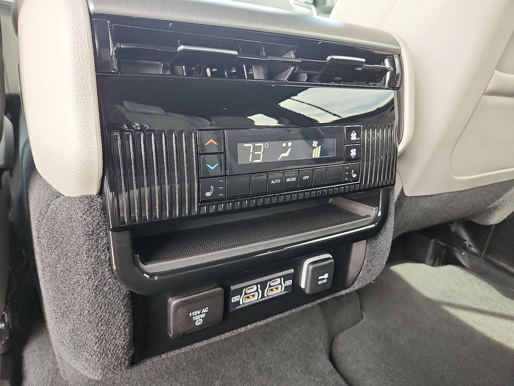 2025 Jeep Wagoneer Base