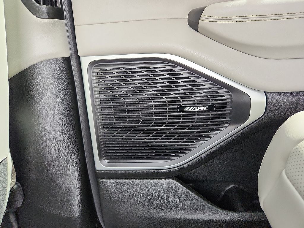2025 Jeep Wagoneer Base