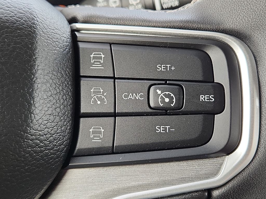 2025 Jeep Wagoneer Base