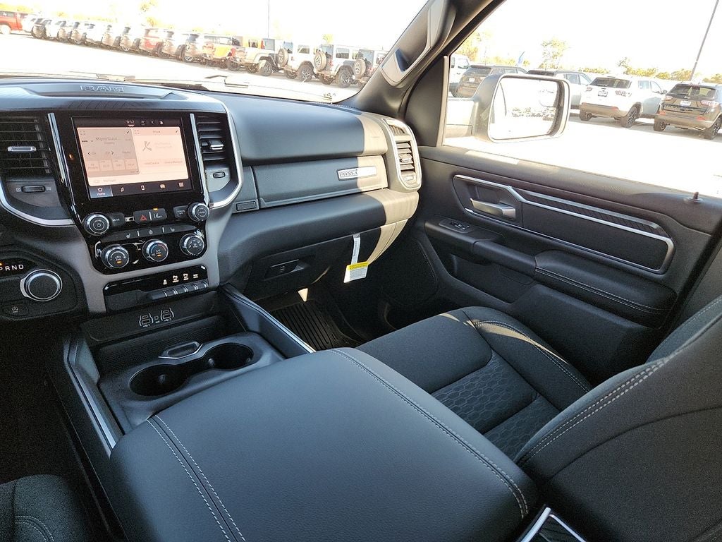 2025 RAM 1500 RAM 1500 LONE STAR CREW CAB 4X2 5'7' BOX