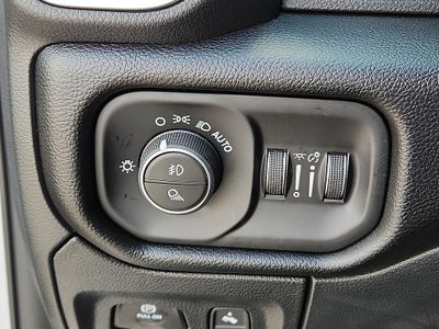 2025 RAM 1500 RAM 1500 LONE STAR CREW CAB 4X2 5'7' BOX