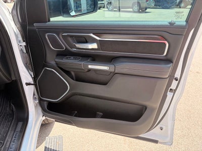 2022 RAM 1500 Laramie Crew Cab 4x2 5'7' Box
