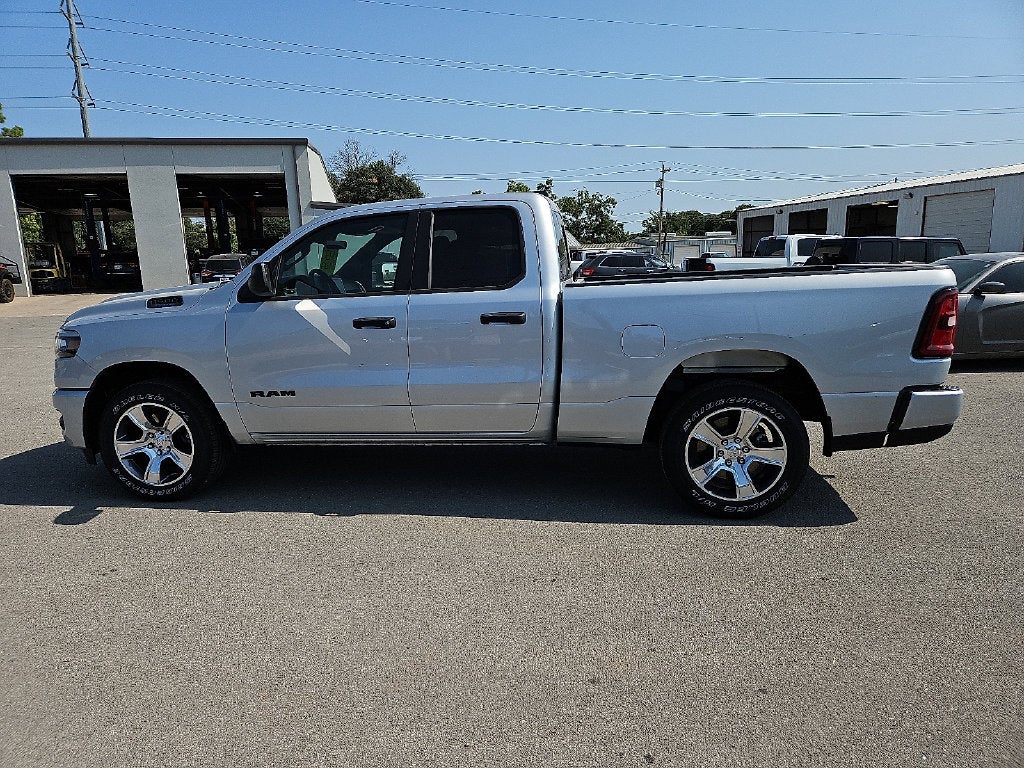 2026 RAM 1500 RAM 1500 EXPRESS QUAD CAB 4X2 6'4' BOX