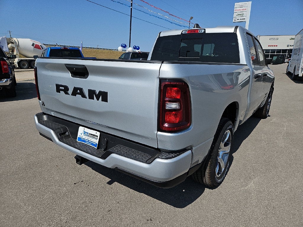 2026 RAM 1500 RAM 1500 EXPRESS QUAD CAB 4X2 6'4' BOX