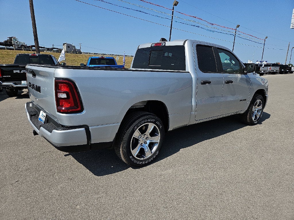 2026 RAM 1500 RAM 1500 EXPRESS QUAD CAB 4X2 6'4' BOX