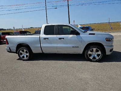 2026 RAM 1500 RAM 1500 EXPRESS QUAD CAB 4X2 6'4' BOX
