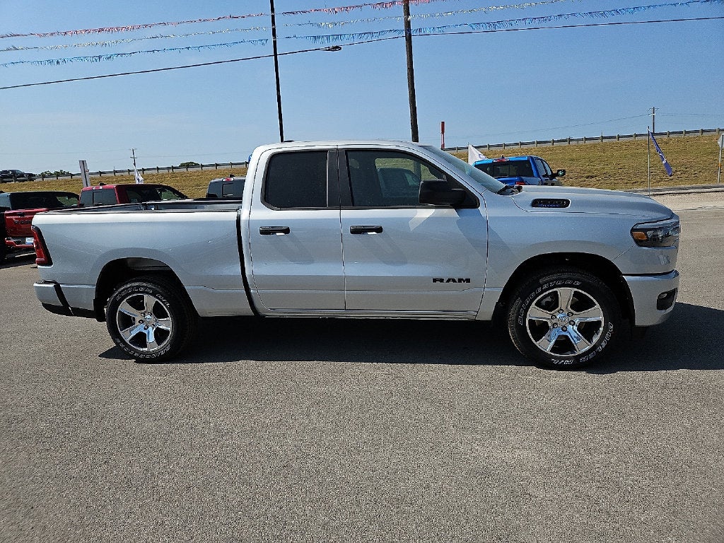 2026 RAM 1500 RAM 1500 EXPRESS QUAD CAB 4X2 6'4' BOX