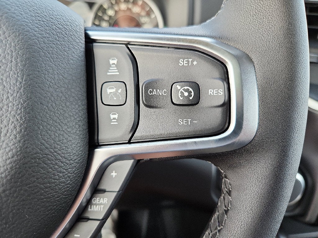 2027 RAM 1500 RAM 1500 LONE STAR CREW CAB 4X4 5'7' BOX