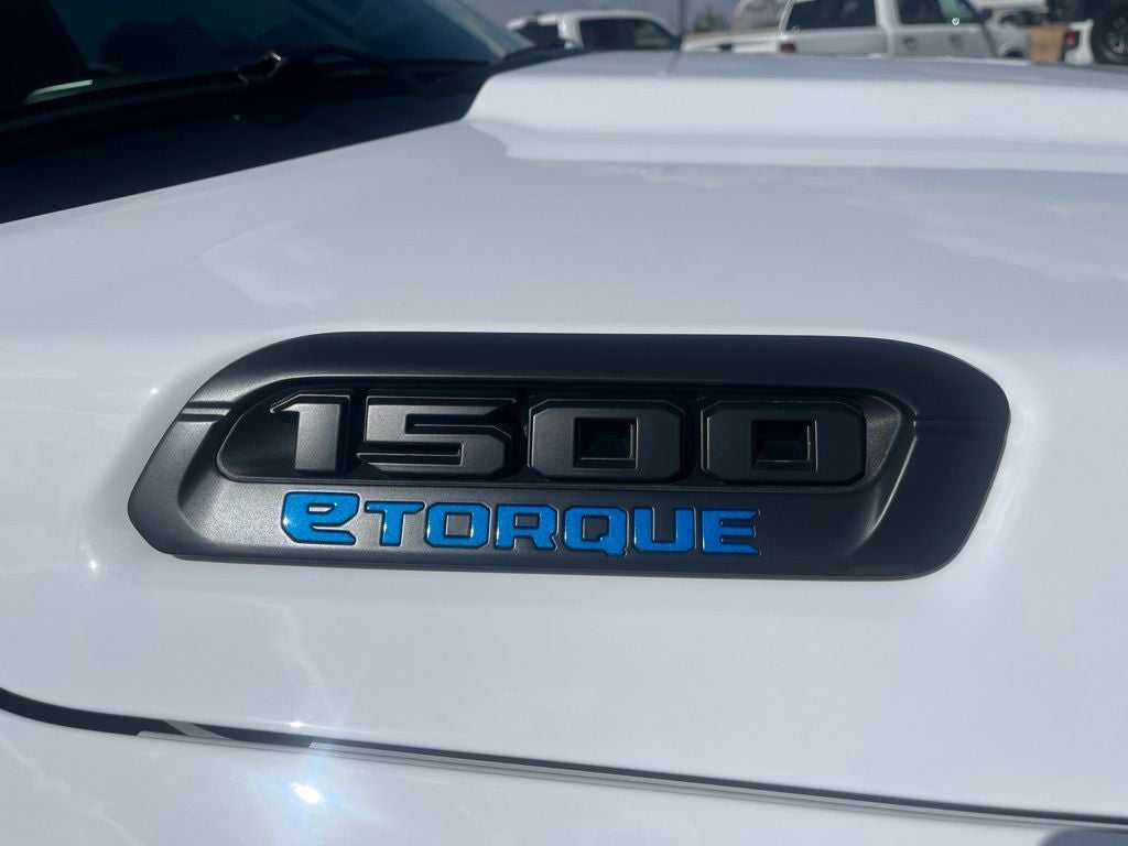2026 RAM 1500 Lone Star Crew Cab 4x4 5'7' Box
