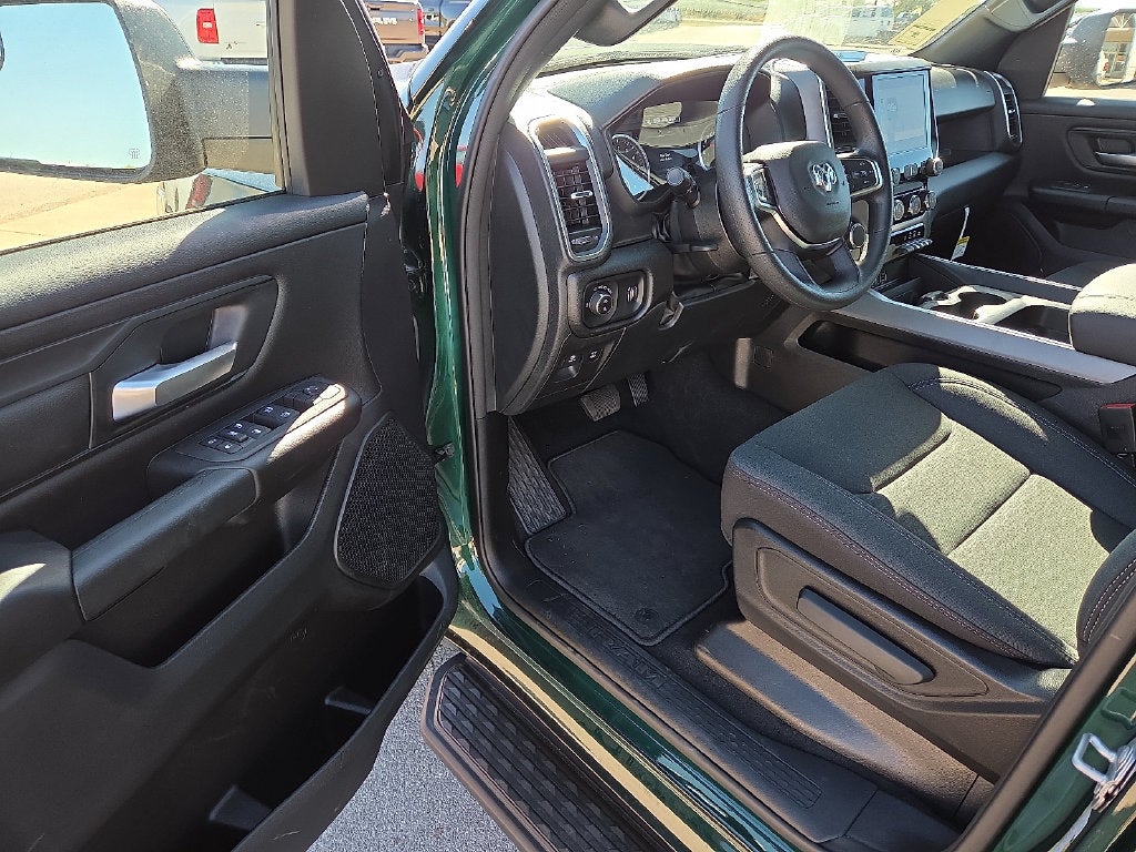 2026 RAM 1500 RAM 1500 EXPRESS CREW CAB 4X4 5'7' BOX