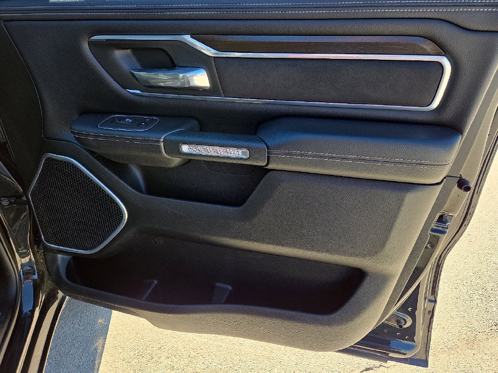 2022 RAM 1500 Laramie Crew Cab 4x4 5'7' Box