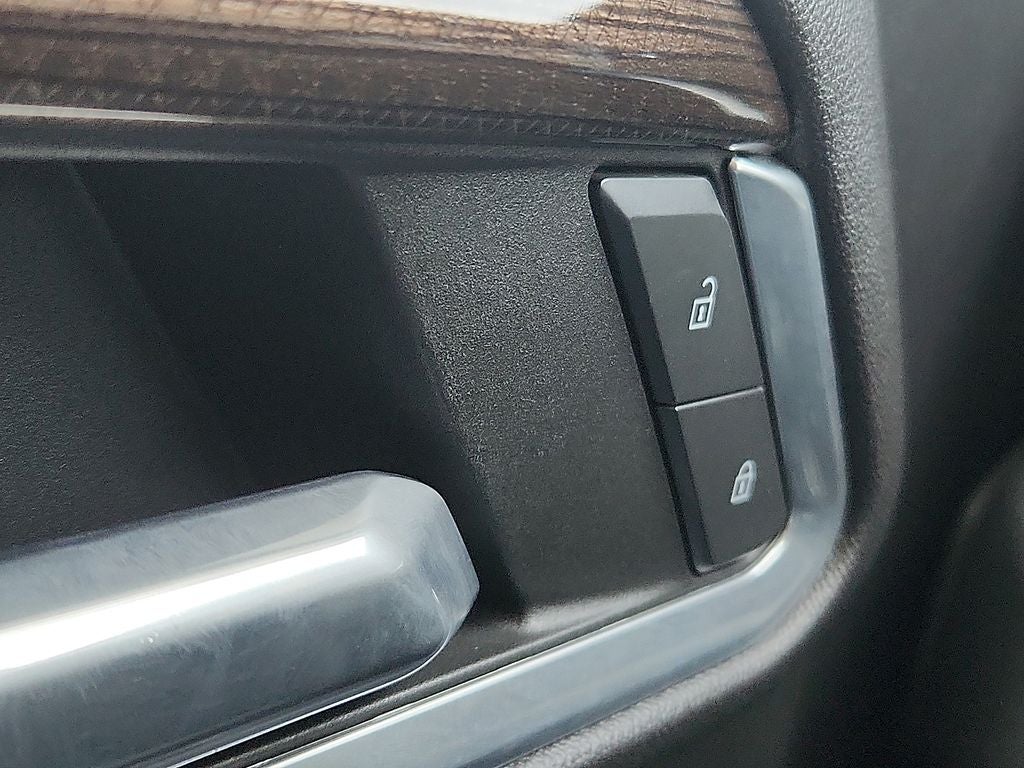 2022 Chevrolet Silverado 1500 4WD Crew Cab Standard Bed LT
