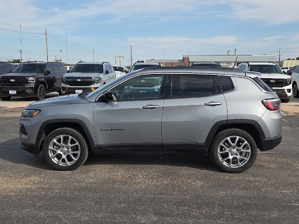 2024 Jeep Compass Latitude Lux FWD