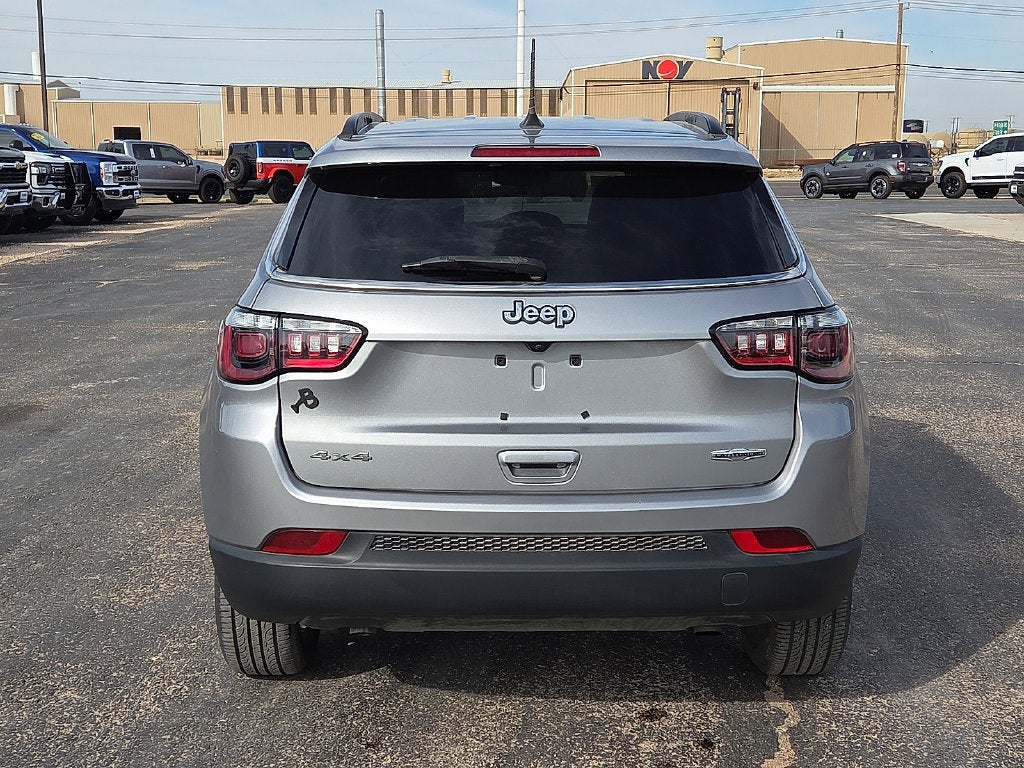 2024 Jeep Compass Latitude Lux FWD