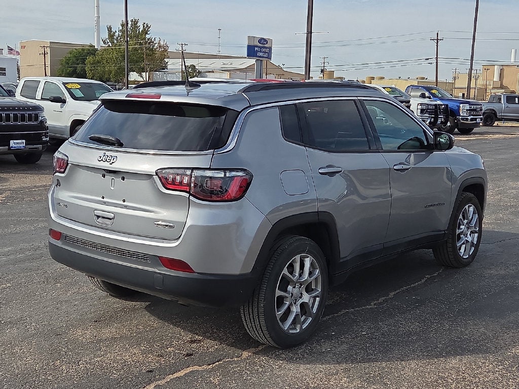 2024 Jeep Compass Latitude Lux FWD