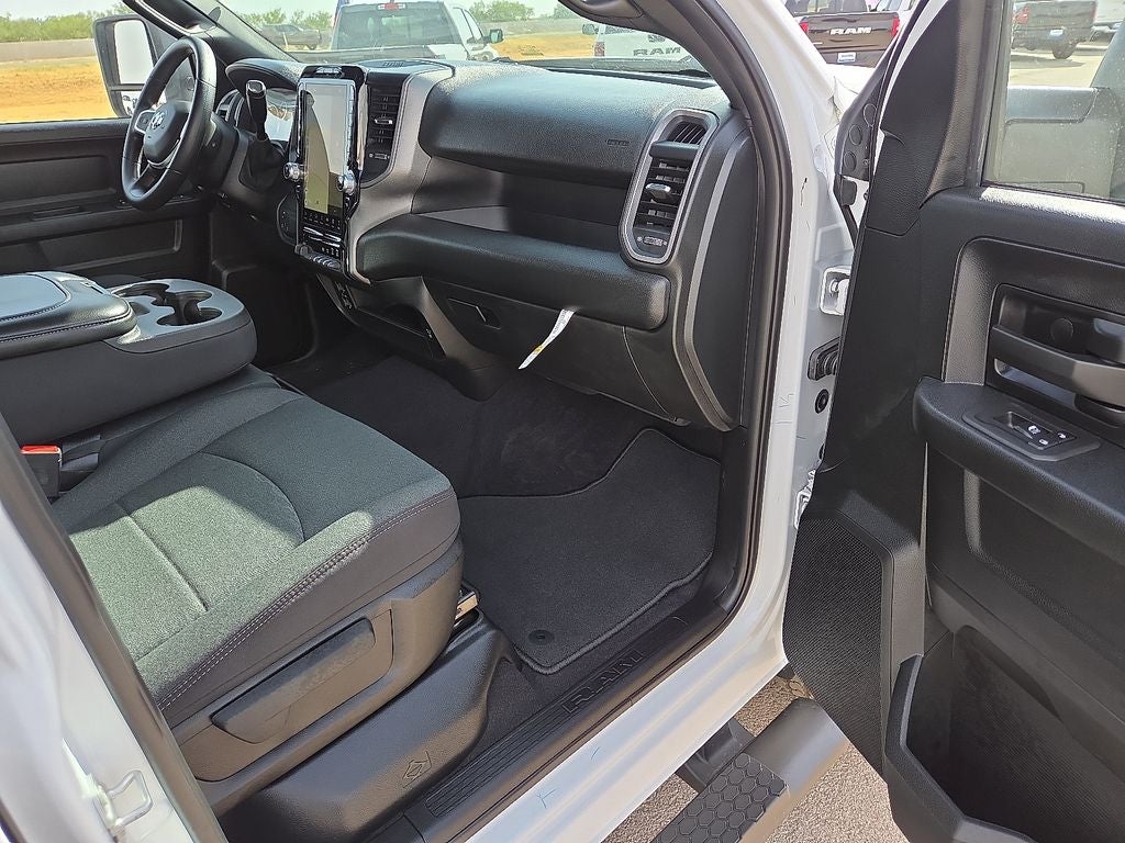 2027 RAM Ram 2500 RAM 2500 TRADESMAN CREW CAB 4X4 6'4' BOX