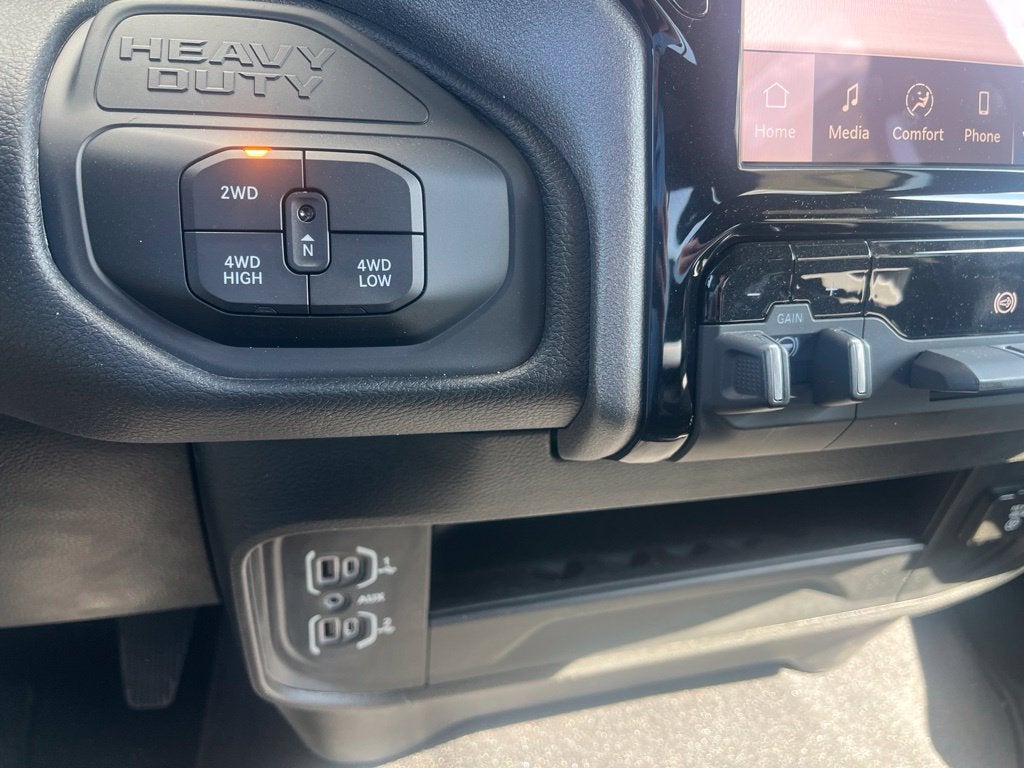 2026 RAM 2500 RAM 2500 TRADESMAN CREW CAB 4X4 6'4' BOX