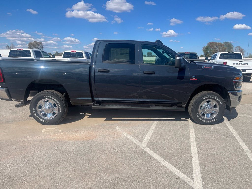 2026 RAM 2500 RAM 2500 TRADESMAN CREW CAB 4X4 6'4' BOX
