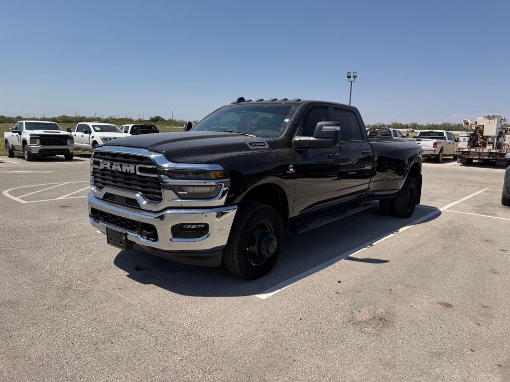 2025 RAM 3500 Tradesman Crew Cab 4x4 8' Box