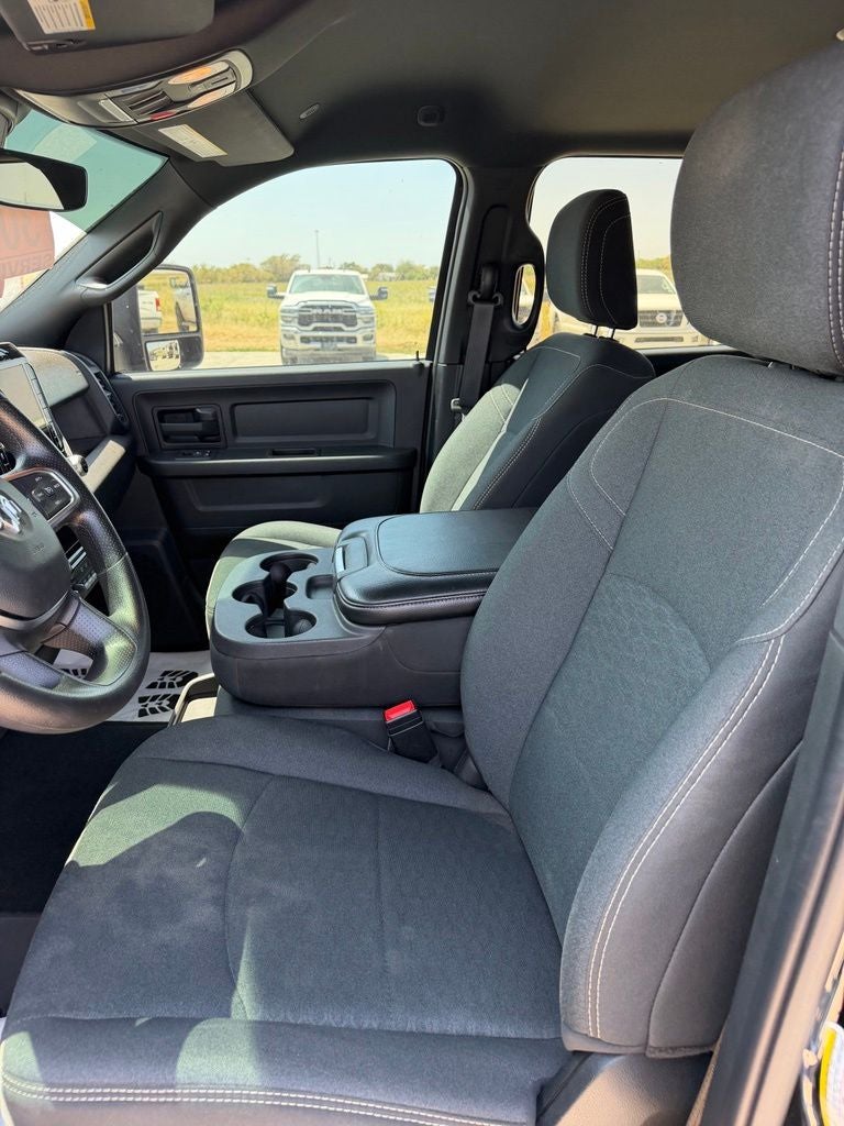 2025 RAM 3500 Tradesman Crew Cab 4x4 8' Box