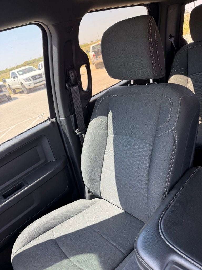 2025 RAM 3500 Tradesman Crew Cab 4x4 8' Box