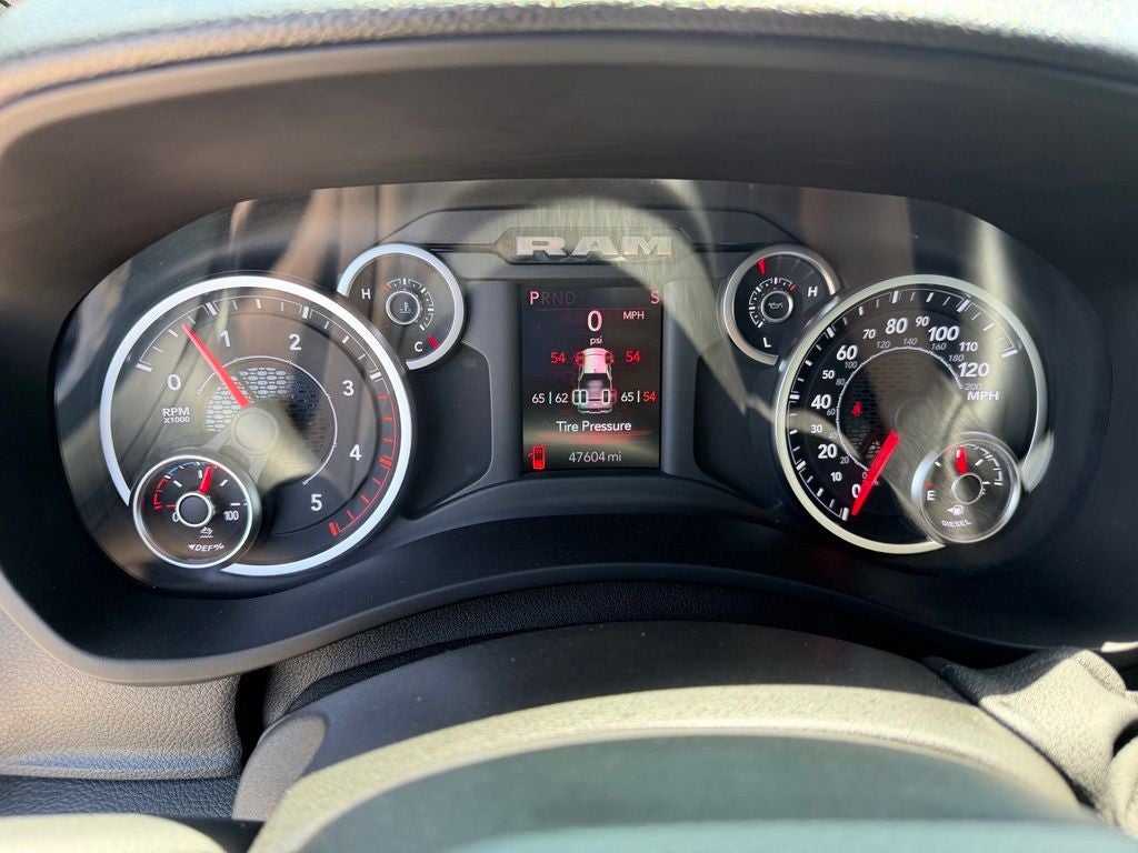 2025 RAM 3500 Tradesman Crew Cab 4x4 8' Box