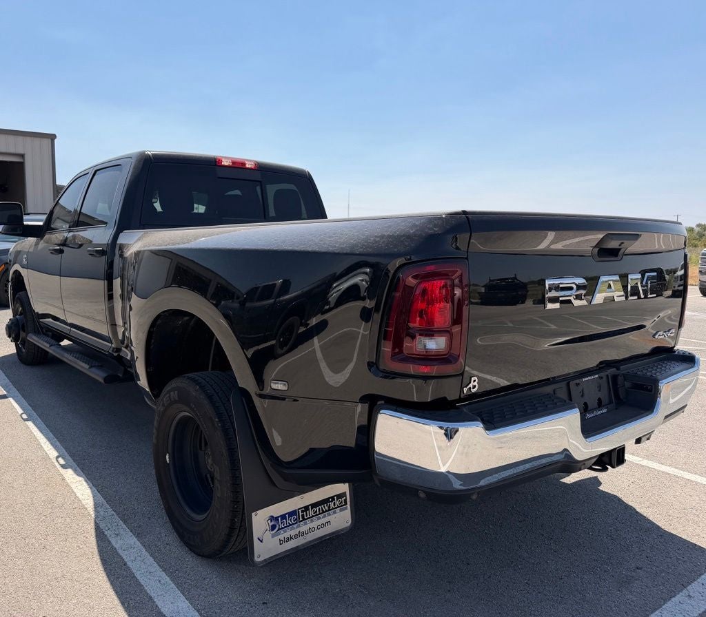 2025 RAM 3500 Tradesman Crew Cab 4x4 8' Box