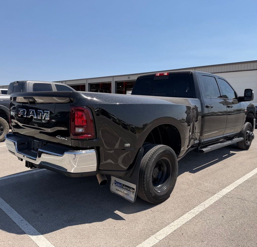2025 RAM 3500 Tradesman Crew Cab 4x4 8' Box