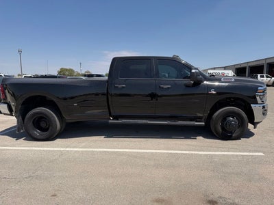 2025 RAM 3500 Tradesman Crew Cab 4x4 8' Box